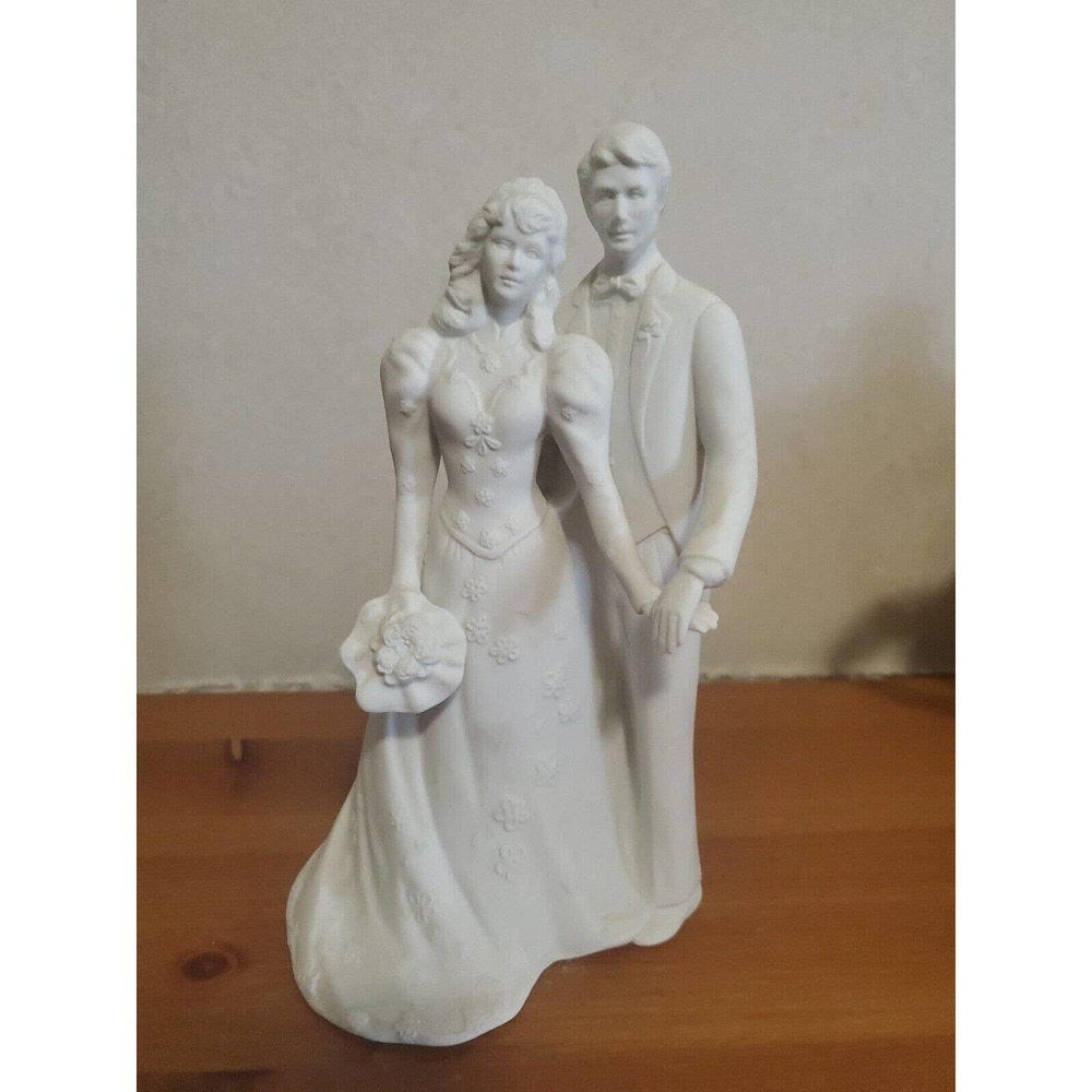 Vintage 80s Elegant Bride Groom White Bisque Porcelain Figurine Cake Topper
